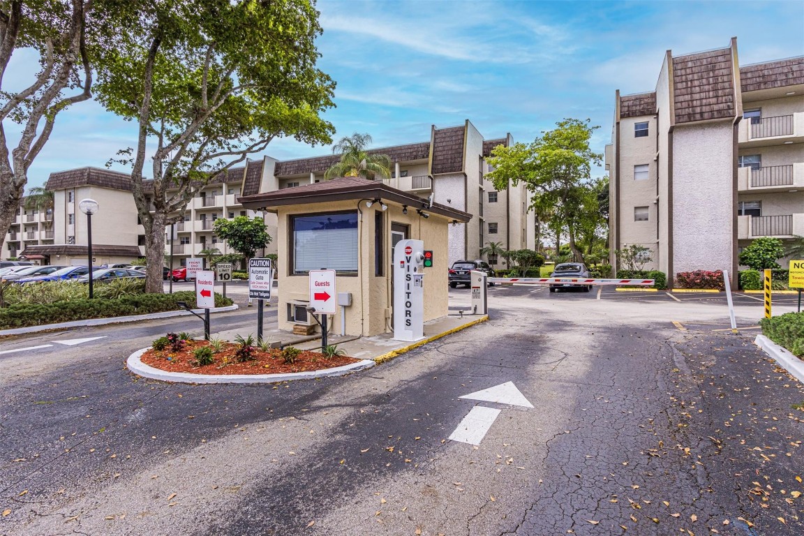 THE GREENS OF INVERRARY - Residential