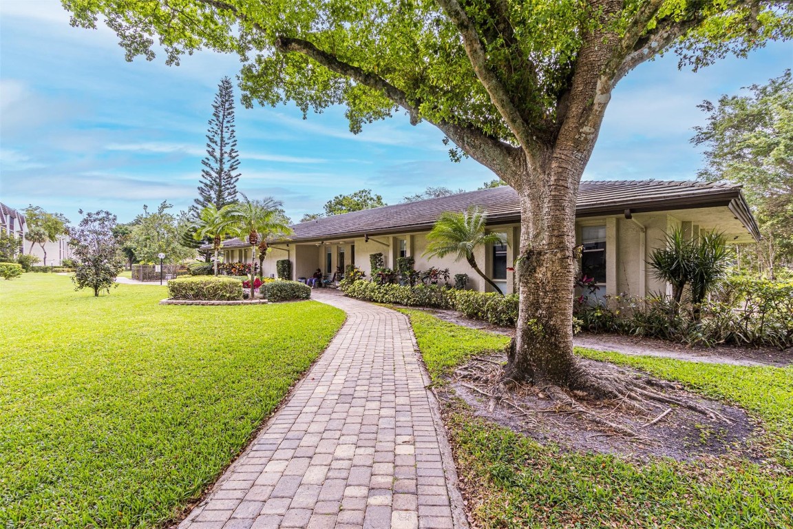 THE GREENS OF INVERRARY - Residential