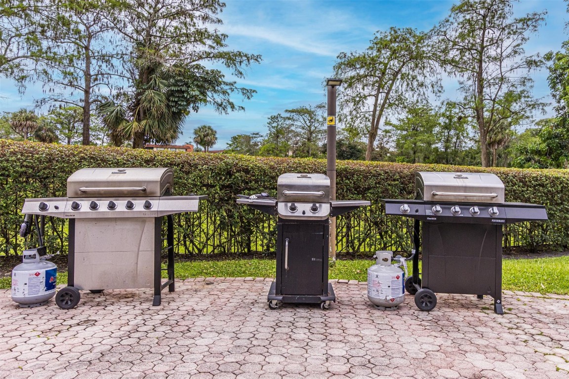 THE GREENS OF INVERRARY - Residential