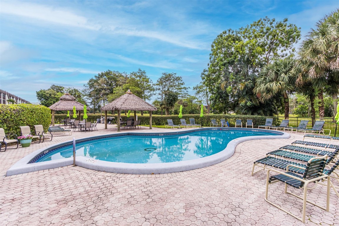 THE GREENS OF INVERRARY - Residential