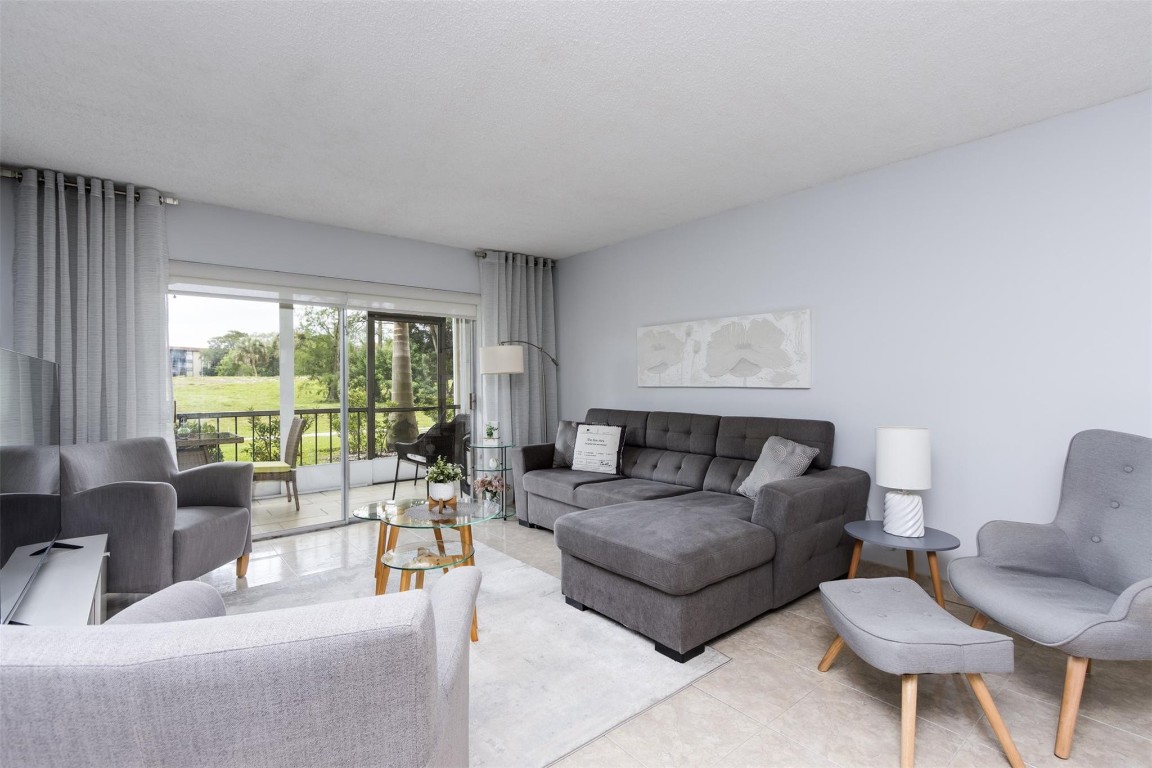 THE GREENS OF INVERRARY - Residential