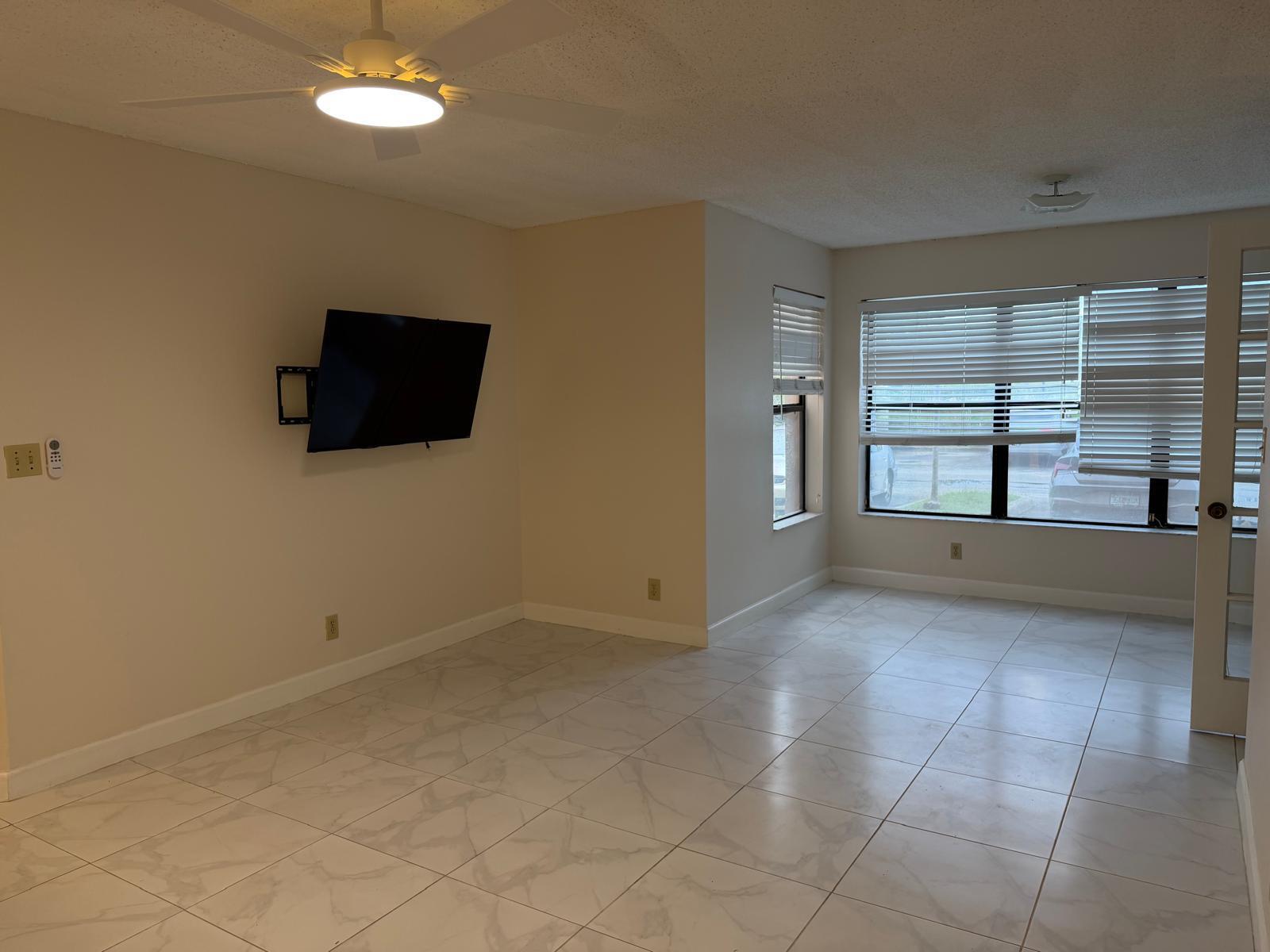 2926 S UNIVERSITY Drive 6105