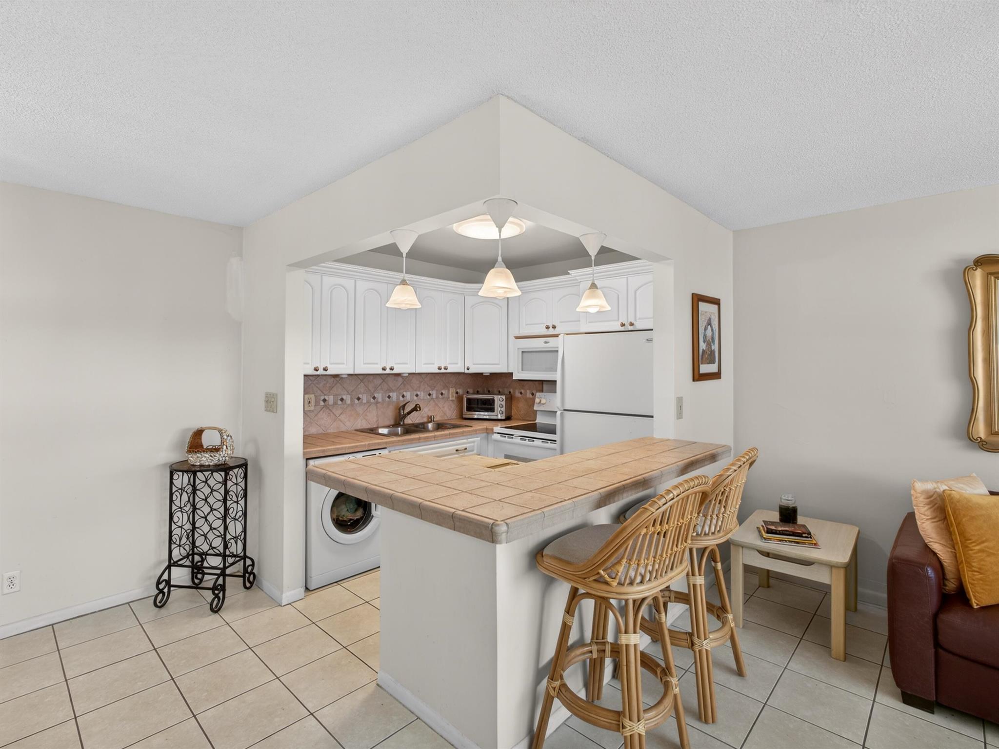 STERLING VILLAGE 650 COND - Residential