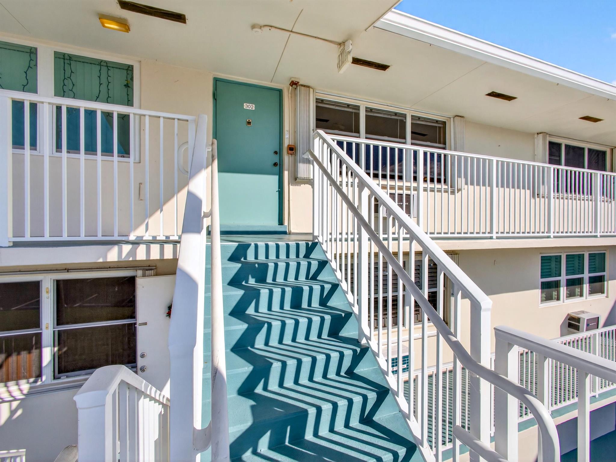 STERLING VILLAGE 650 COND - Residential