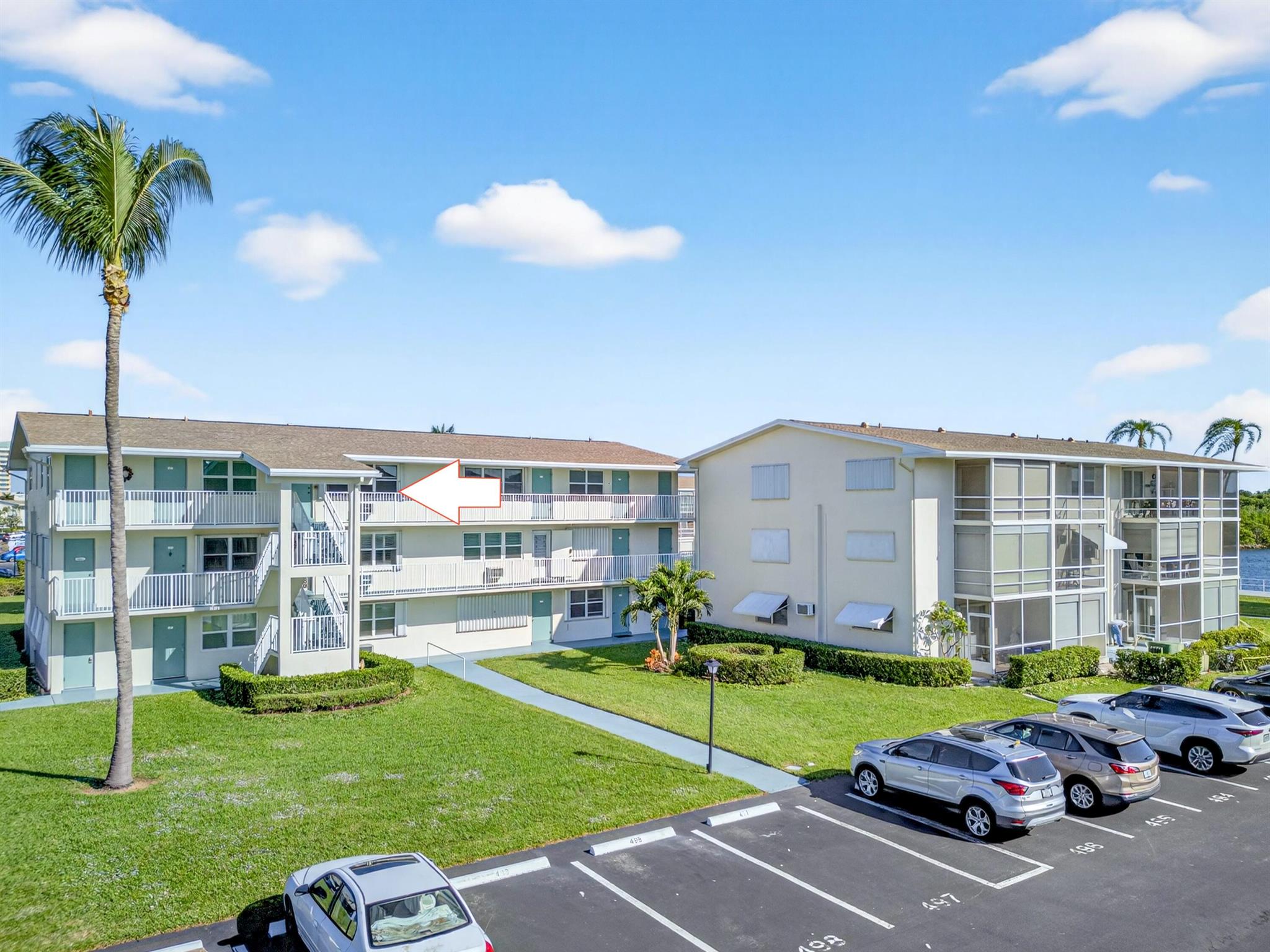 STERLING VILLAGE 650 COND - Residential