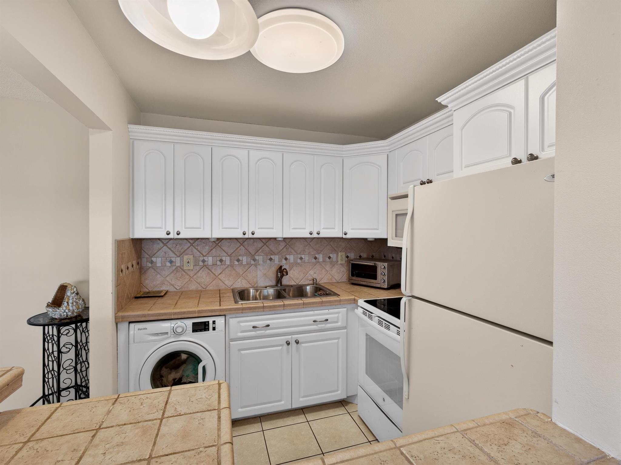 STERLING VILLAGE 650 COND - Residential