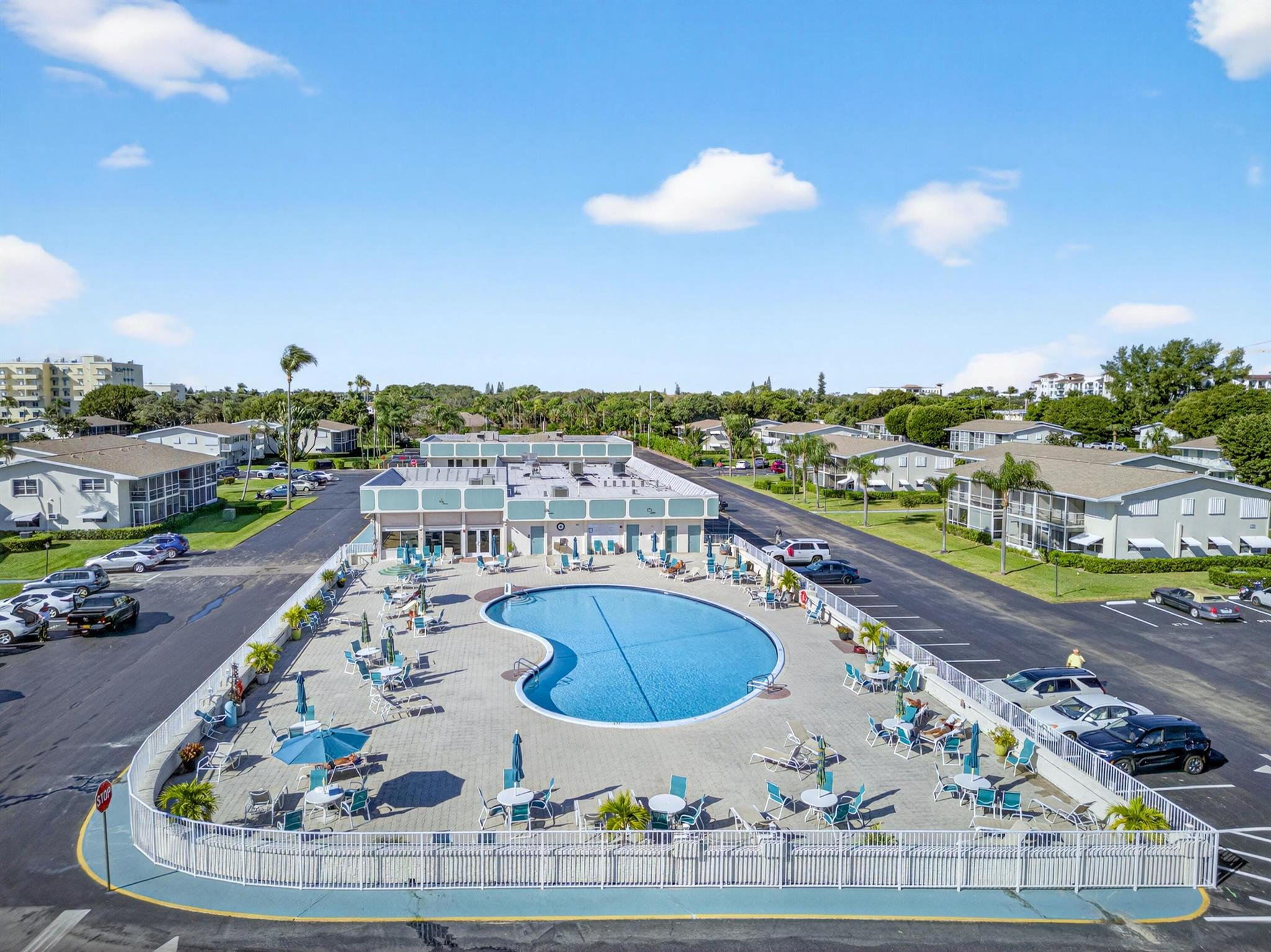 STERLING VILLAGE 650 COND - Residential