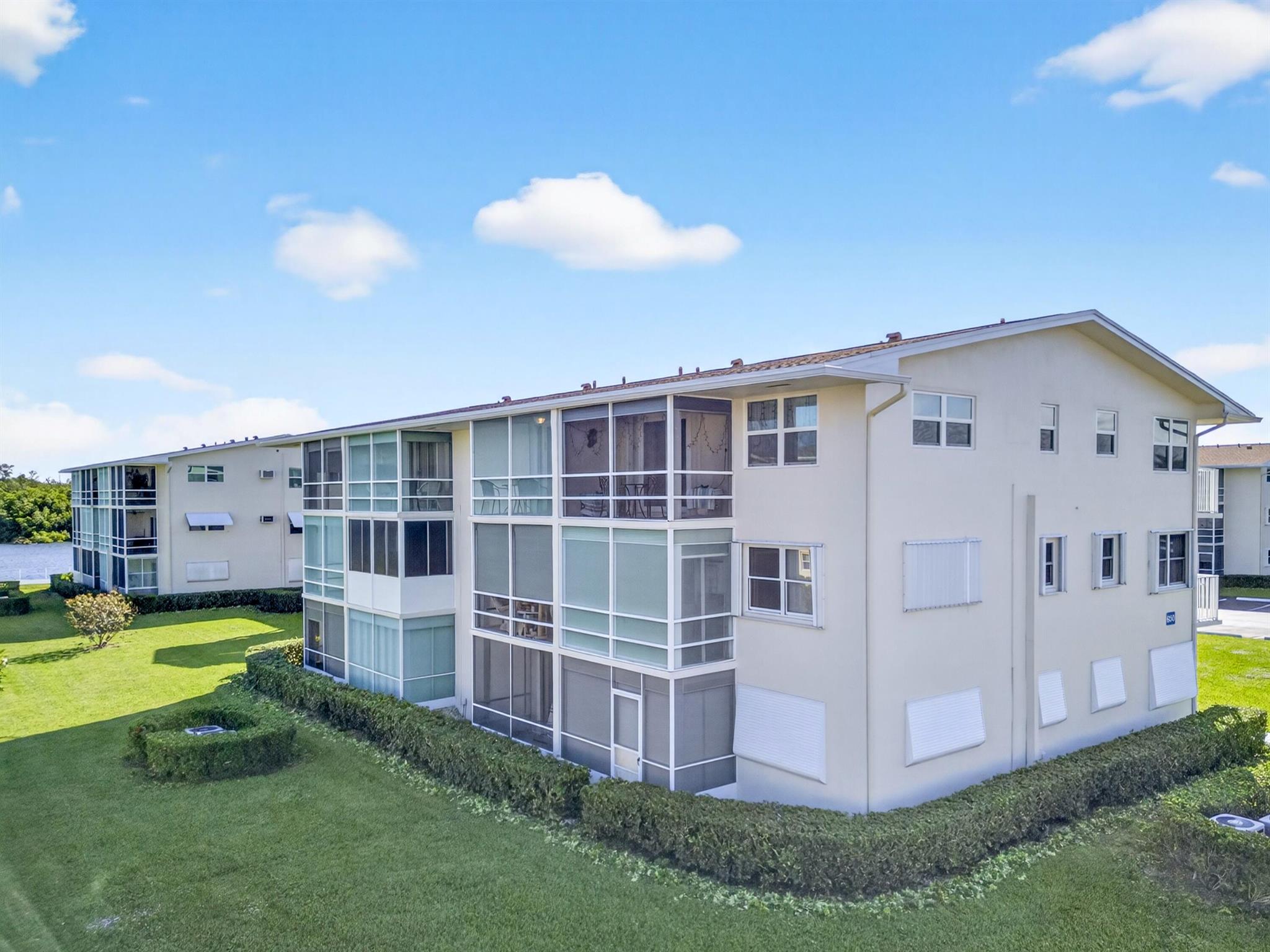 STERLING VILLAGE 650 COND - Residential