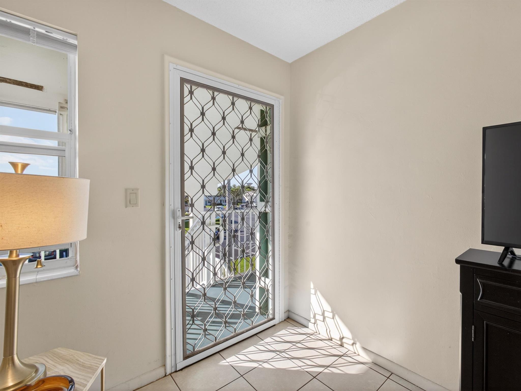 STERLING VILLAGE 650 COND - Residential