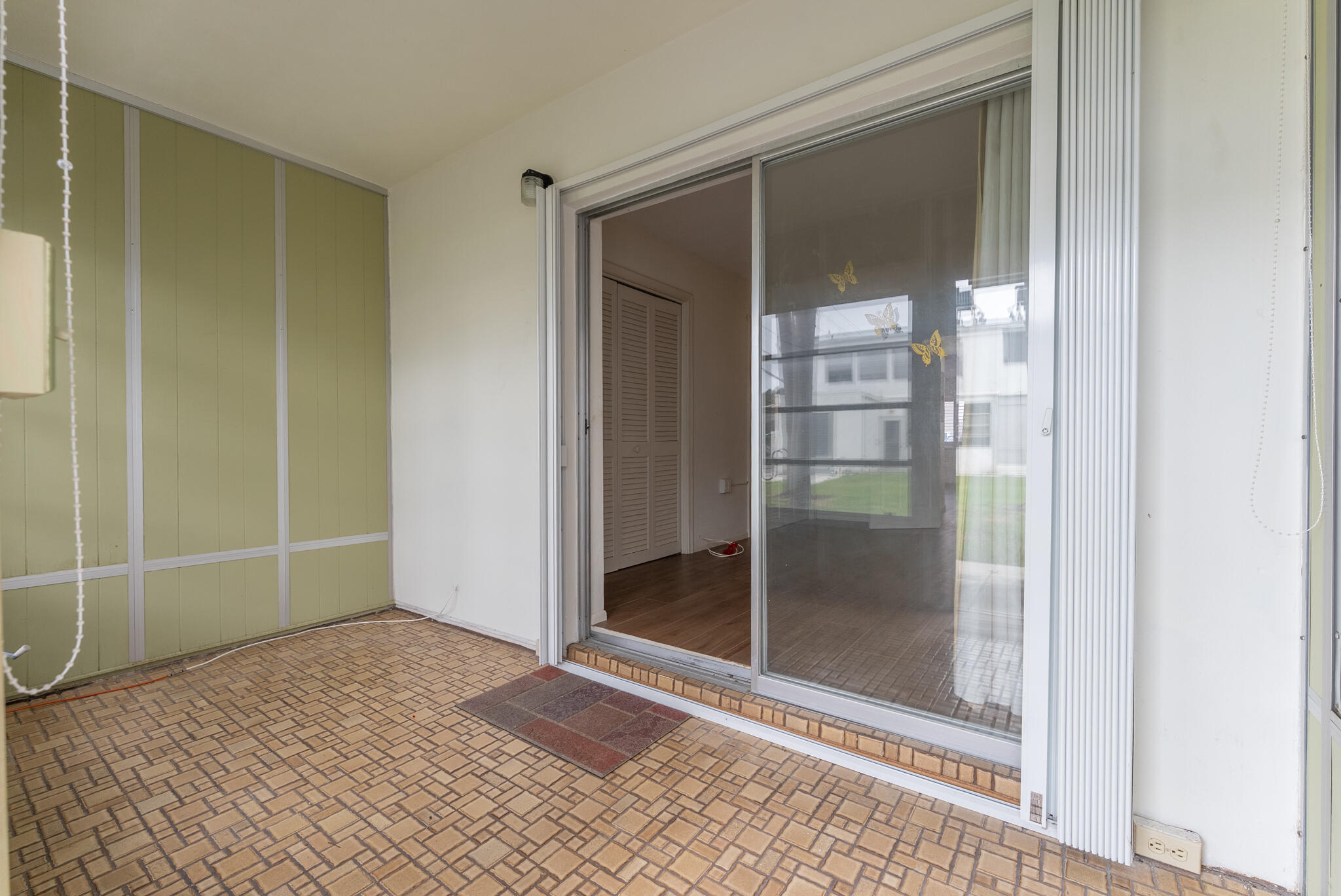 LAKESIDE POINT APT 3 CONDO - Residential