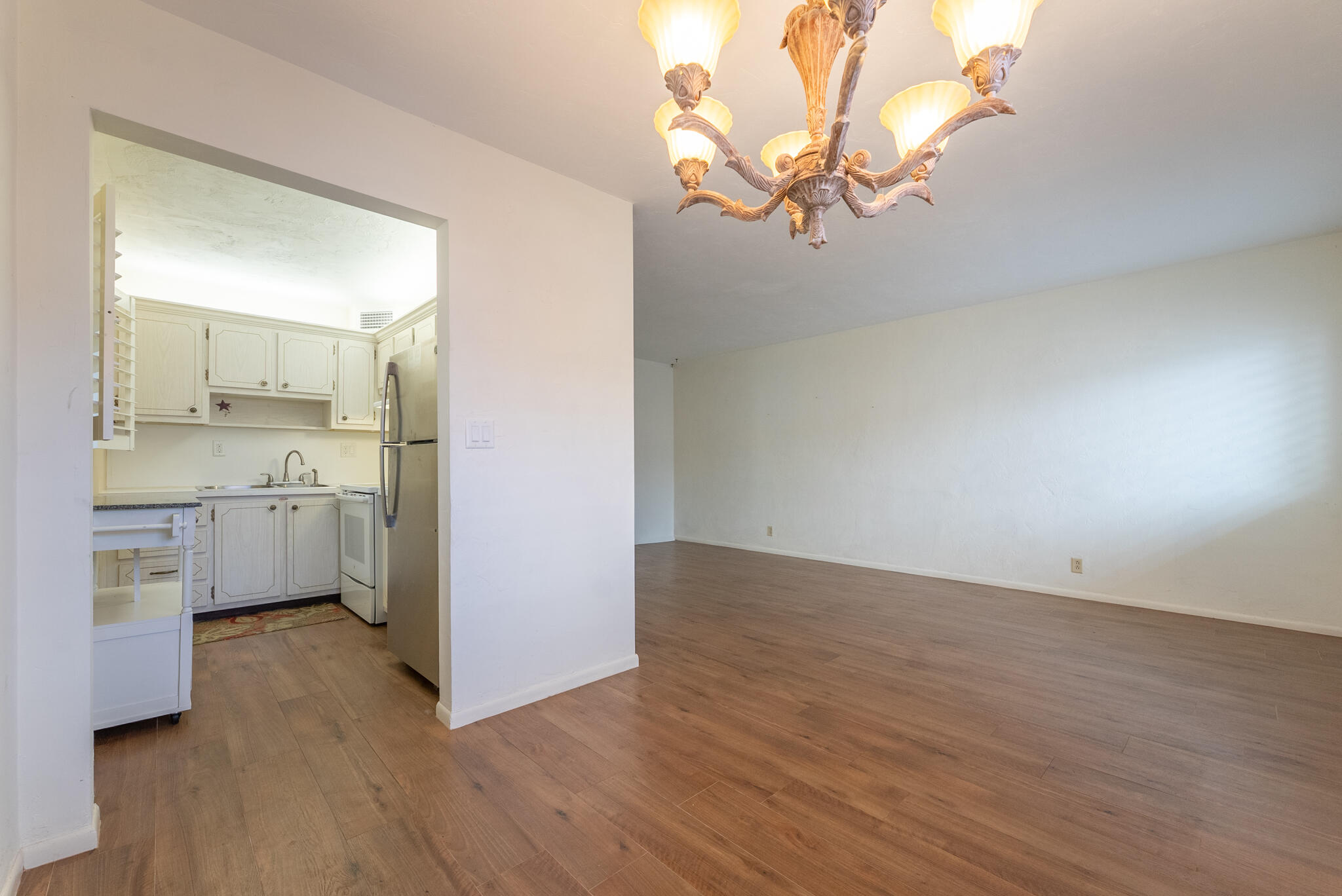 LAKESIDE POINT APT 3 CONDO - Residential