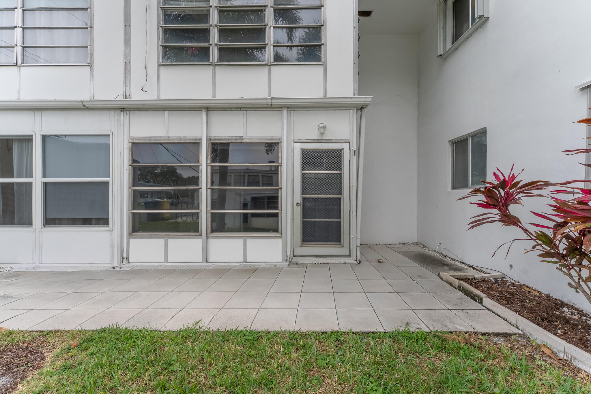 LAKESIDE POINT APT 3 CONDO - Residential