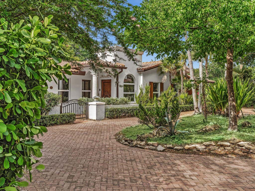 Photo of 898 Azalea Street, Boca Raton, FL 33486 (MLS # B26058216)