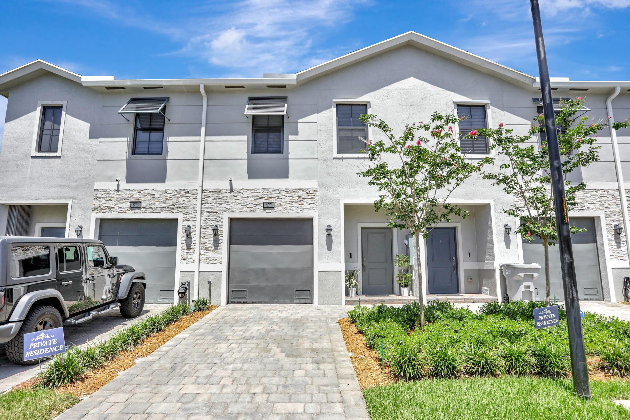 877 NW 3rd Way