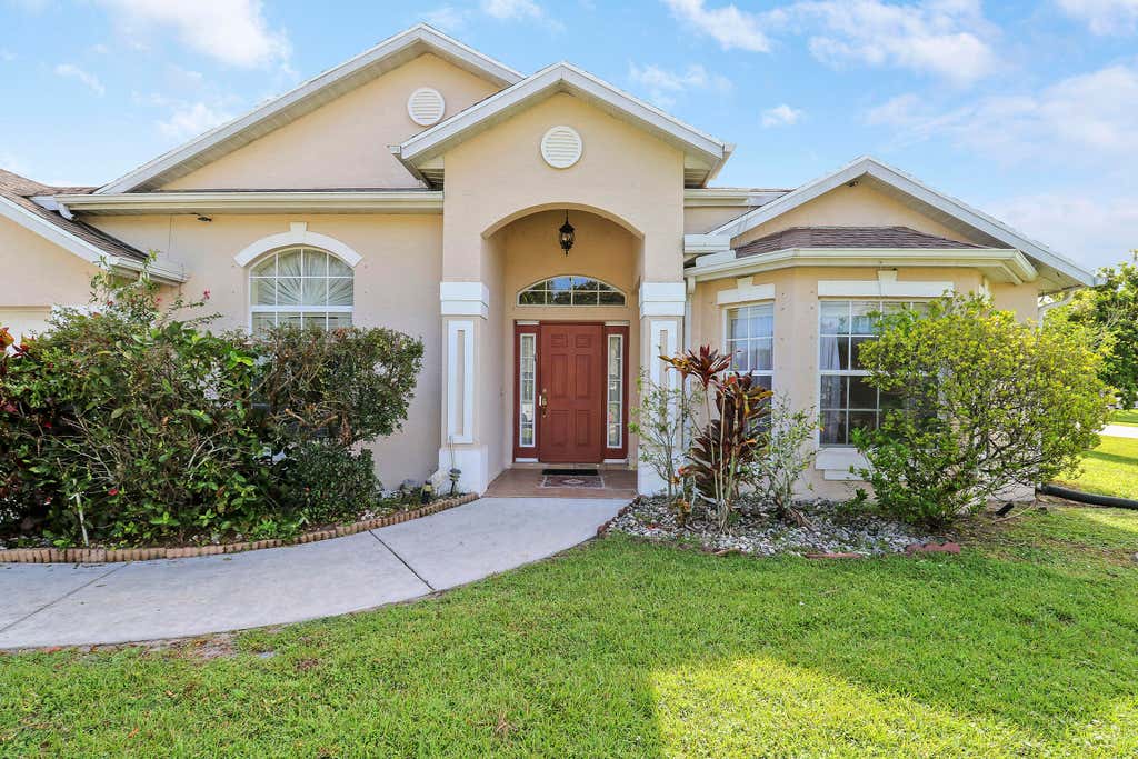 Photo of 2085 SW Aladdin Street, Port Saint Lucie, FL 34953 (MLS # R11158322)