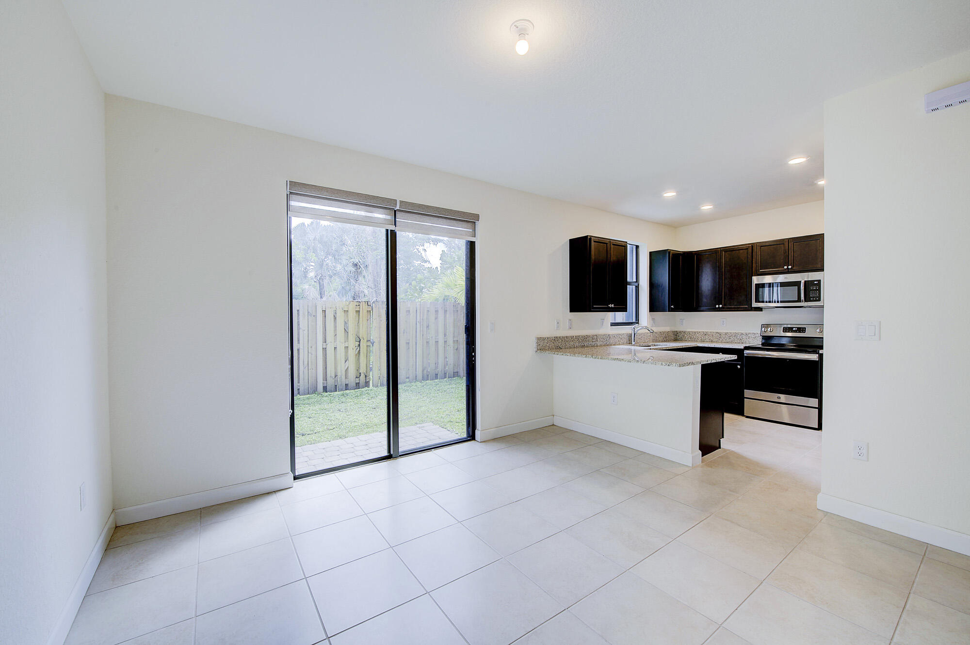 BRETON PARK AT DAVIE - Residential Lease