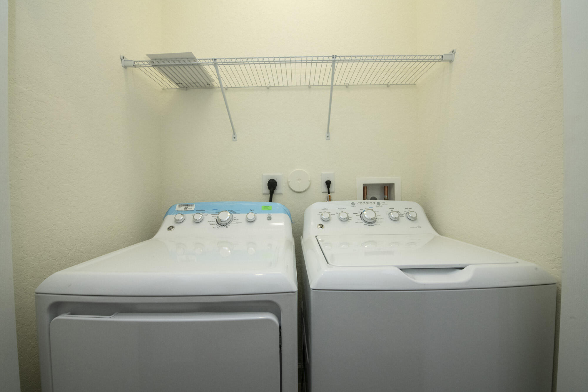 BRETON PARK AT DAVIE - Residential Lease