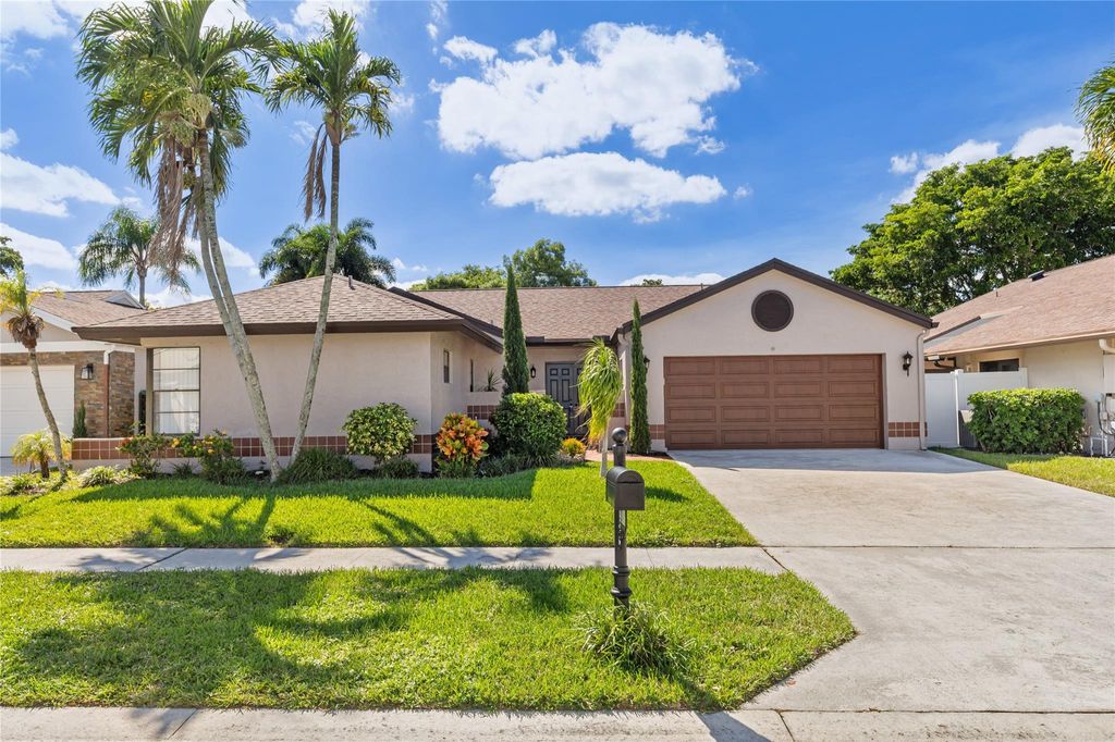 Photo of 21011 Windemere Ln, Boca Raton, FL 33428 (MLS # F10531604)