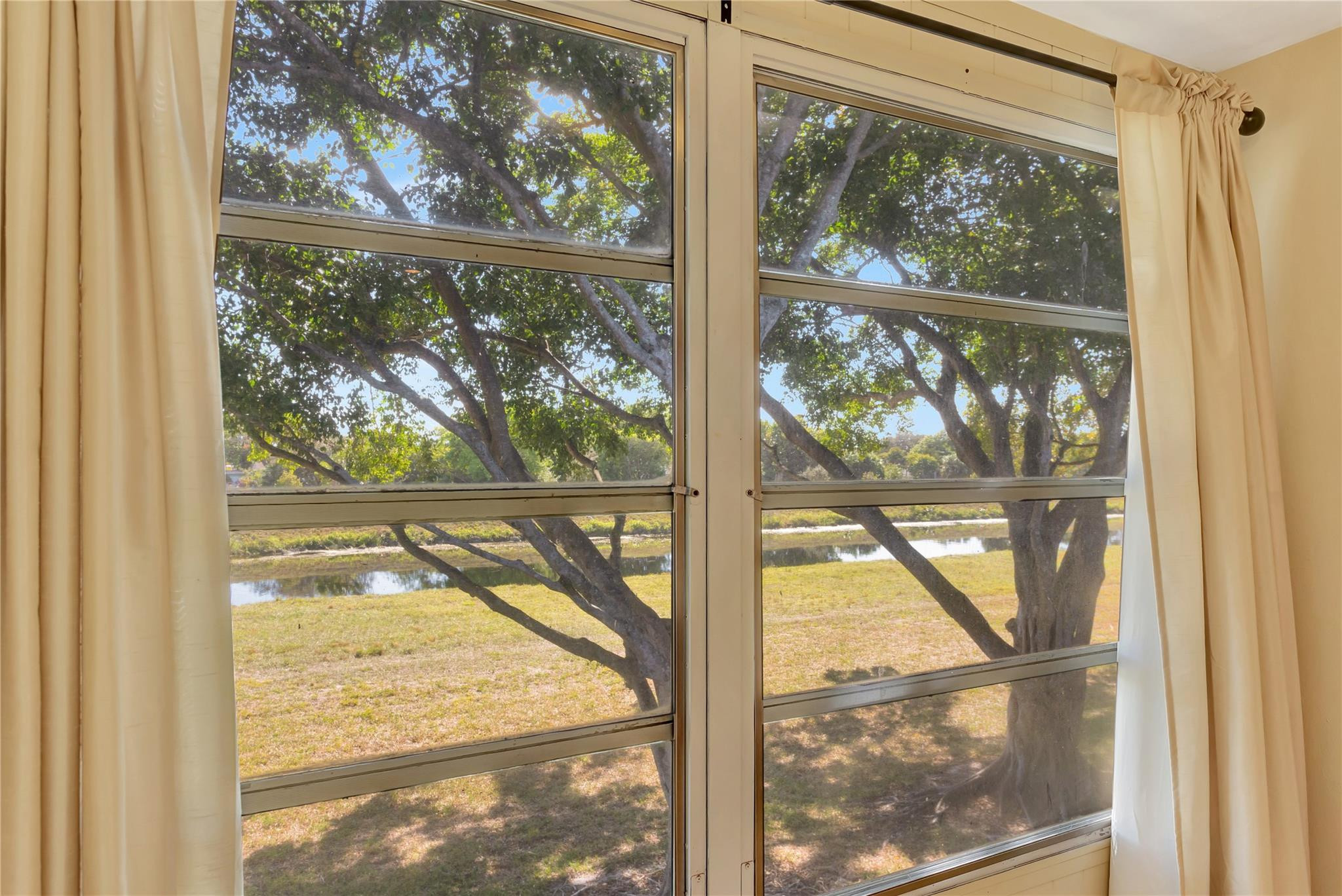 ORIOLE GARDENS THREE - Residential