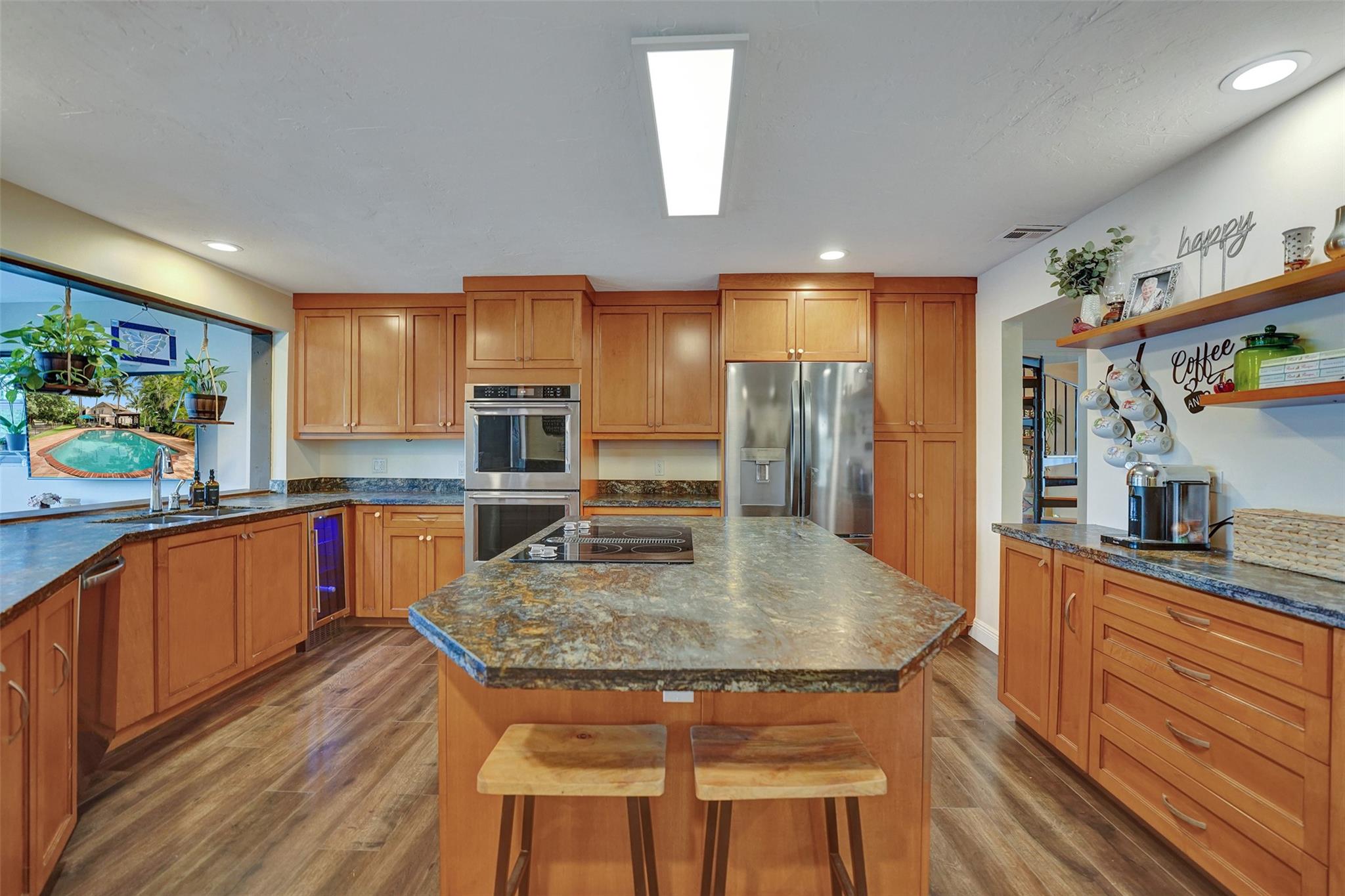 750 Bluebird Ln