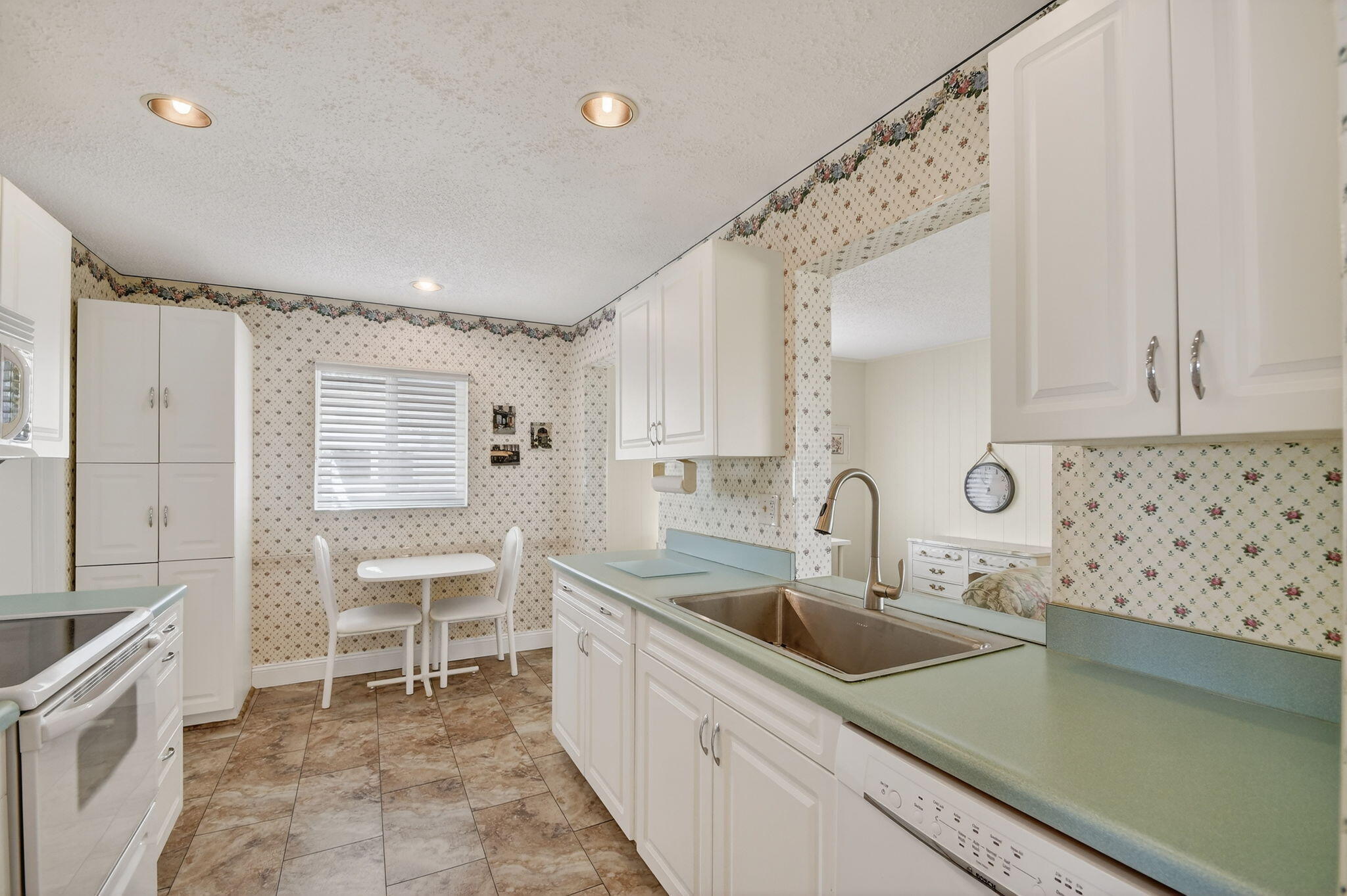 PALM BEACH LEISUREVILLE SEC 10 - Residential