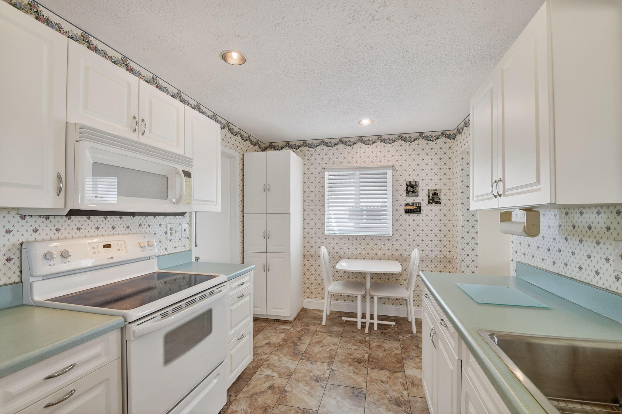 PALM BEACH LEISUREVILLE SEC 10 - Residential