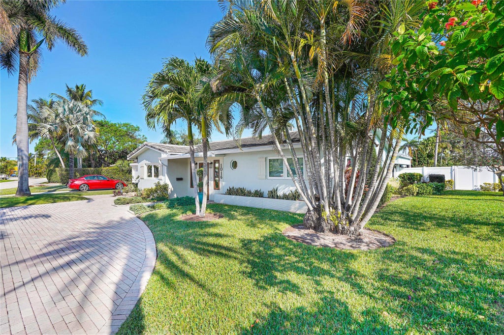 Photo of 1016 SE 22nd Avenue, Pompano Beach, FL 33062 (MLS # F10415483)