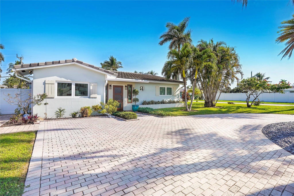 Photo of 1016 SE 22nd Avenue, Pompano Beach, FL 33062 (MLS # F10415483)
