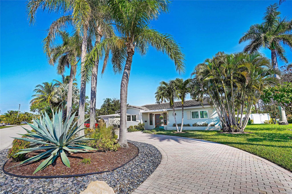 Photo of 1016 SE 22nd Avenue, Pompano Beach, FL 33062 (MLS # F10415483)