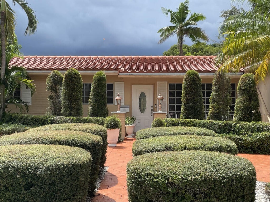 Photo of 8670 NW 19th Street, Pembroke Pines, FL 33024 (MLS # B26081349)