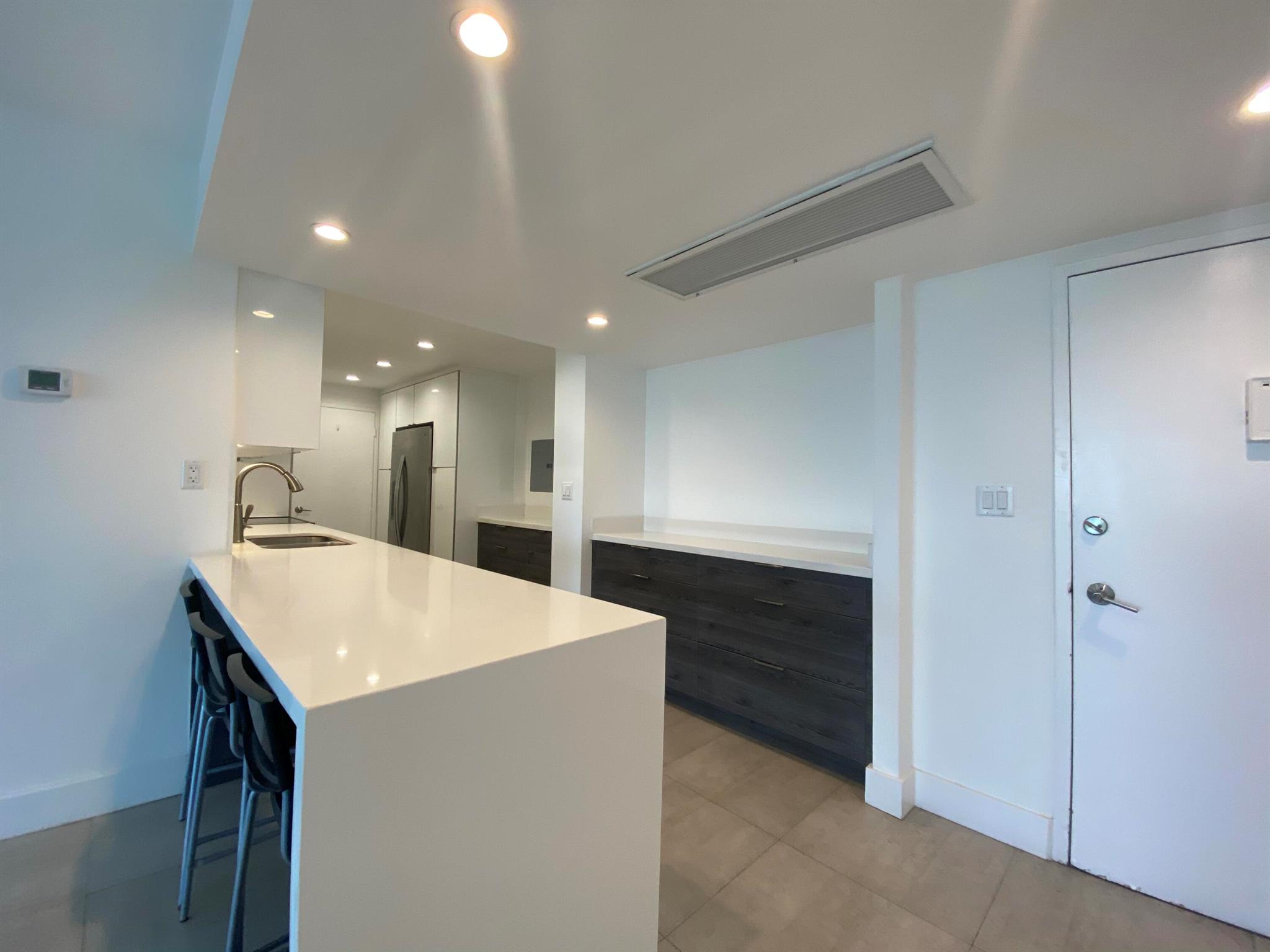 5401 Collins Avenue 620