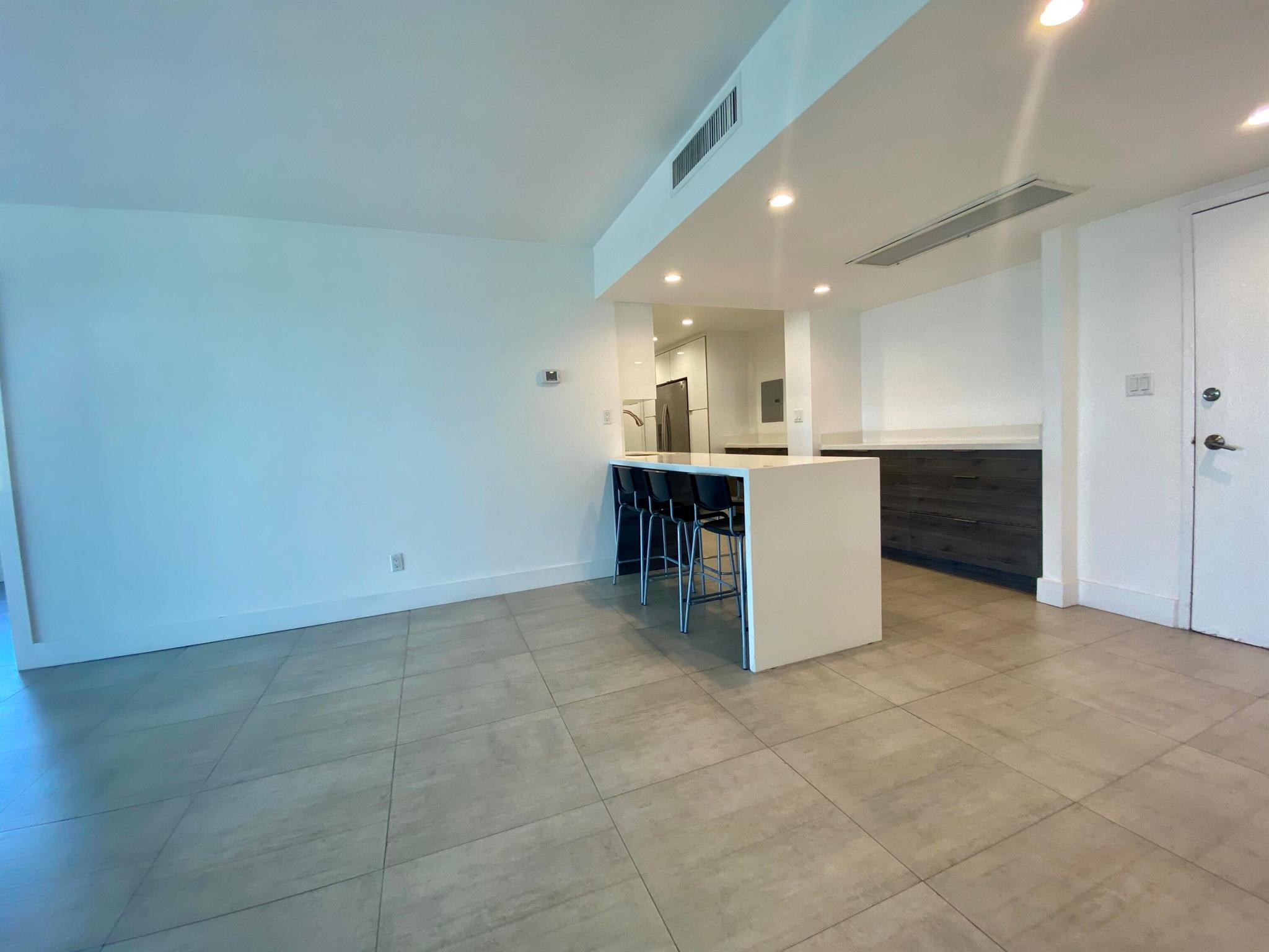 5401 Collins Avenue 620