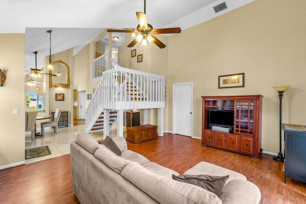 Photo of 85 Buxton Lane, Boynton Beach, FL 33426 (MLS # R10972597)