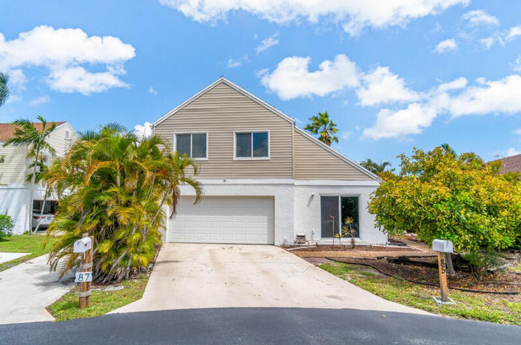 Photo of 85 Buxton Lane, Boynton Beach, FL 33426 (MLS # R10972597)