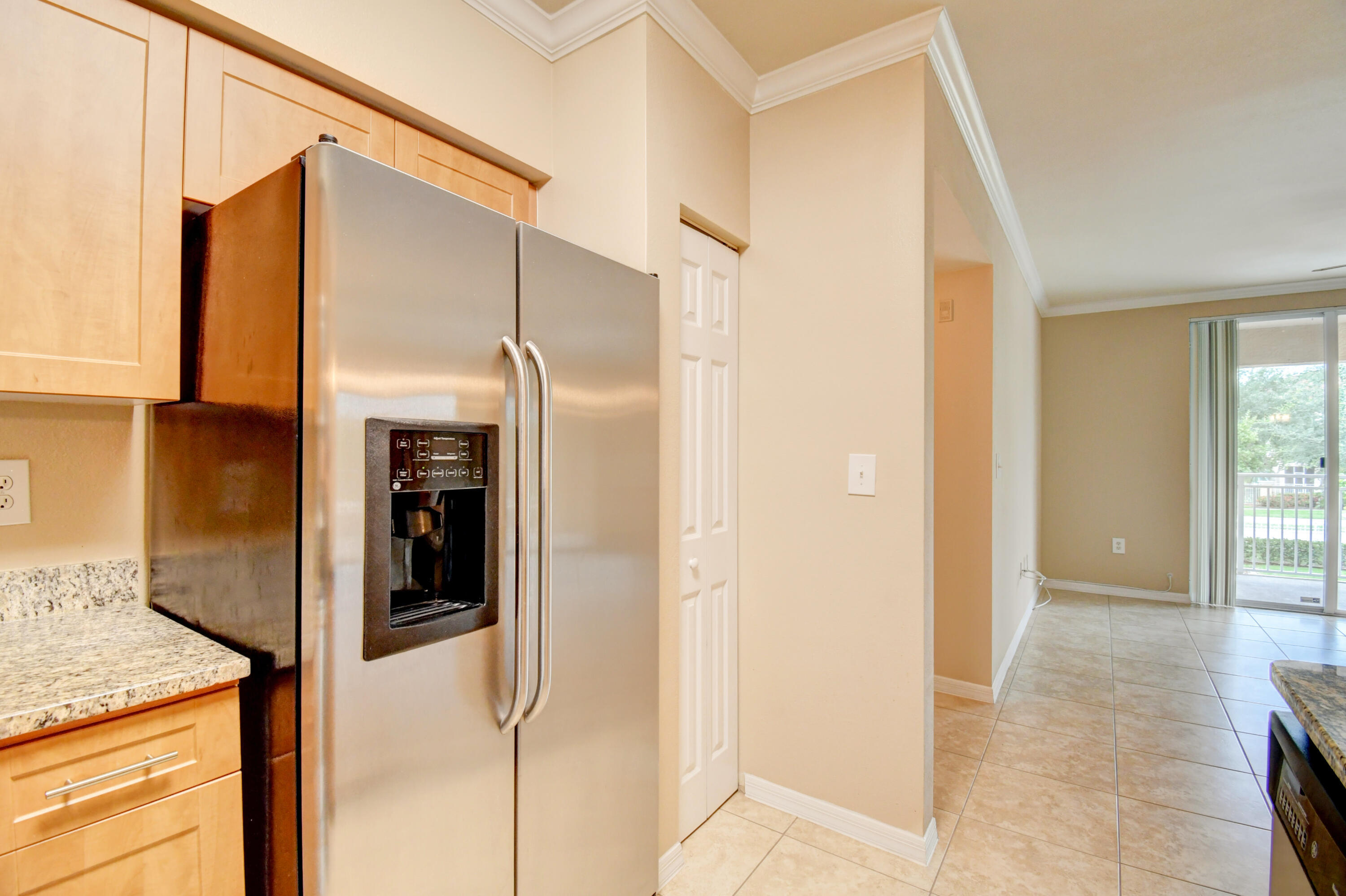 VILLAS AT EMERALD DUNES CONDO - Residential Lease