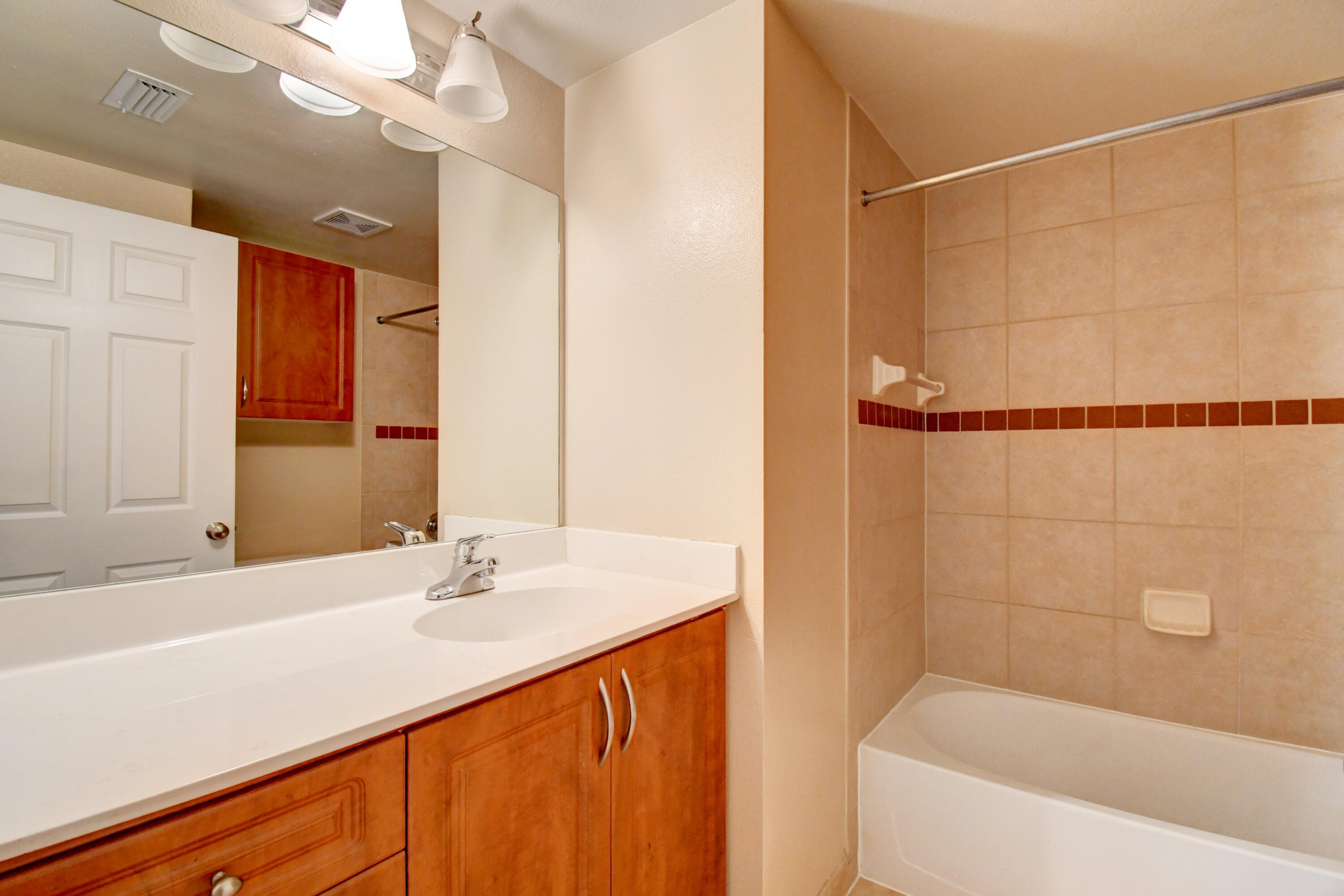 VILLAS AT EMERALD DUNES CONDO - Residential Lease