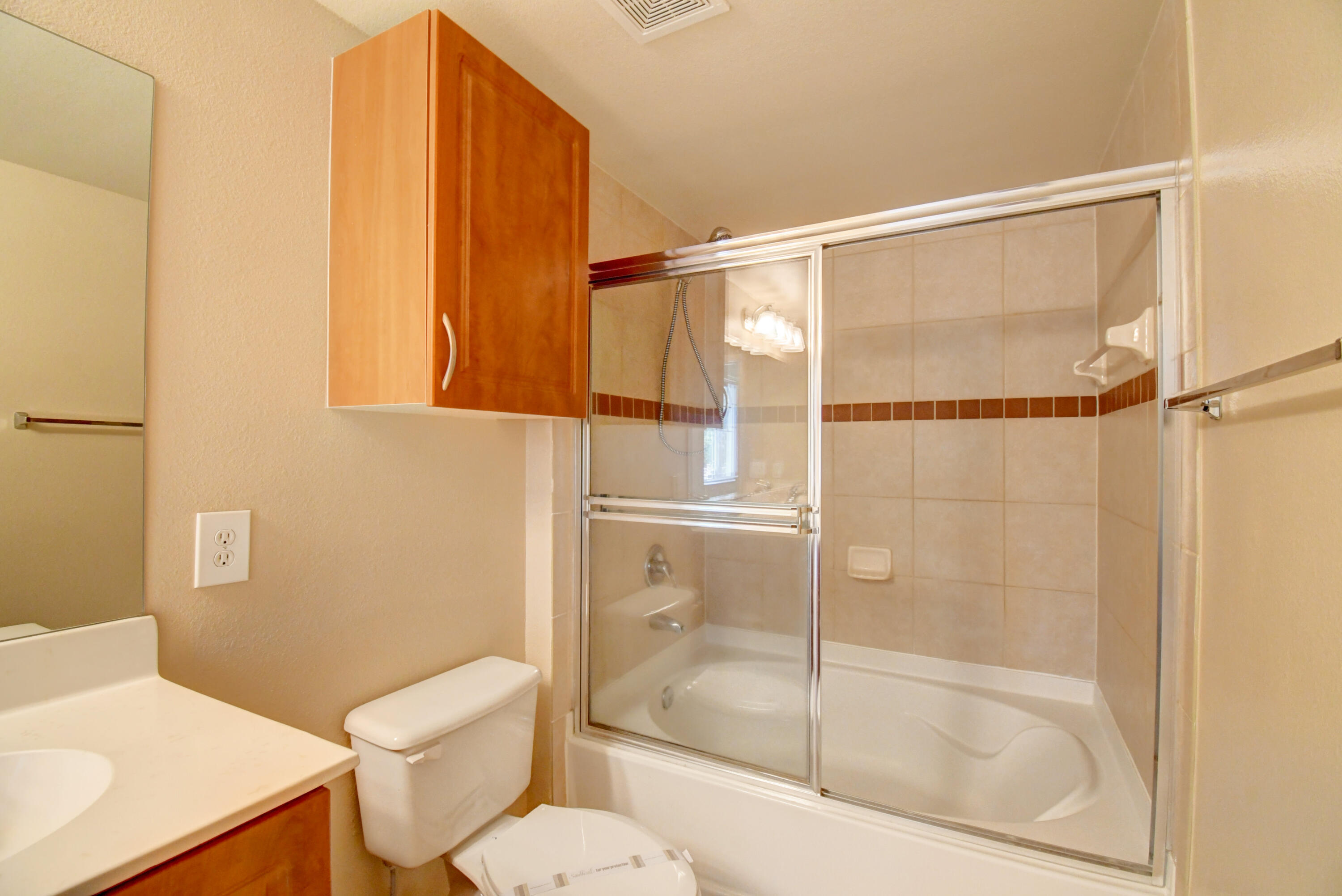 VILLAS AT EMERALD DUNES CONDO - Residential Lease