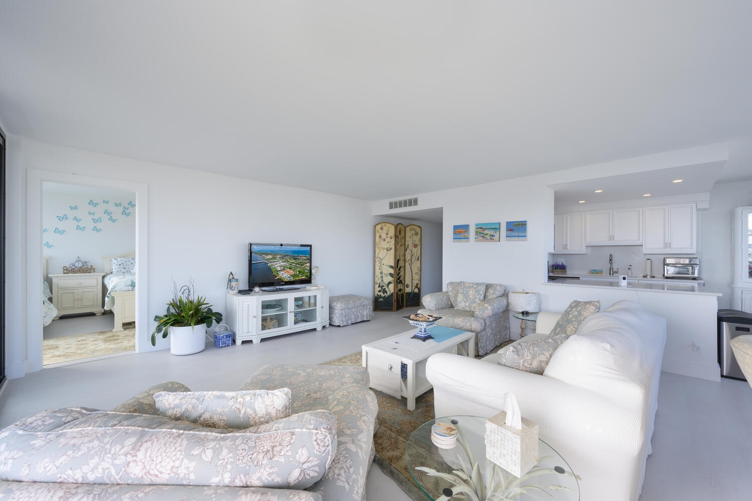 MAYFAIR HOUSE CONDO - Residential Lease