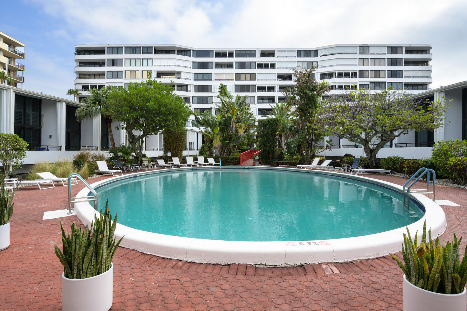 MAYFAIR HOUSE CONDO - Residential Lease