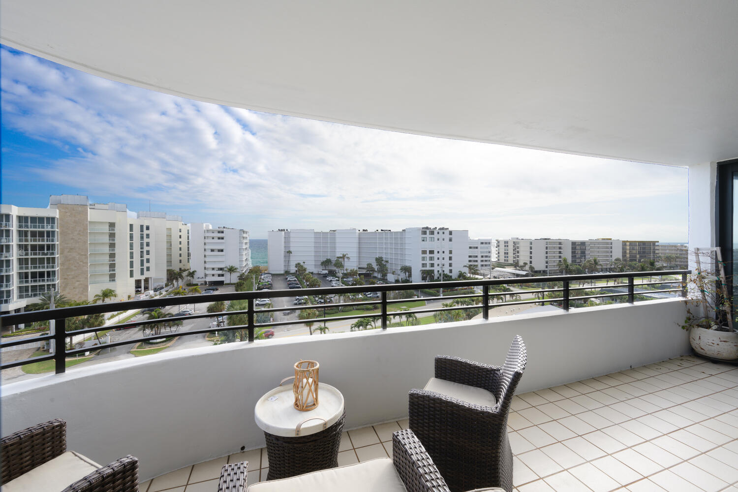 MAYFAIR HOUSE CONDO - Residential Lease