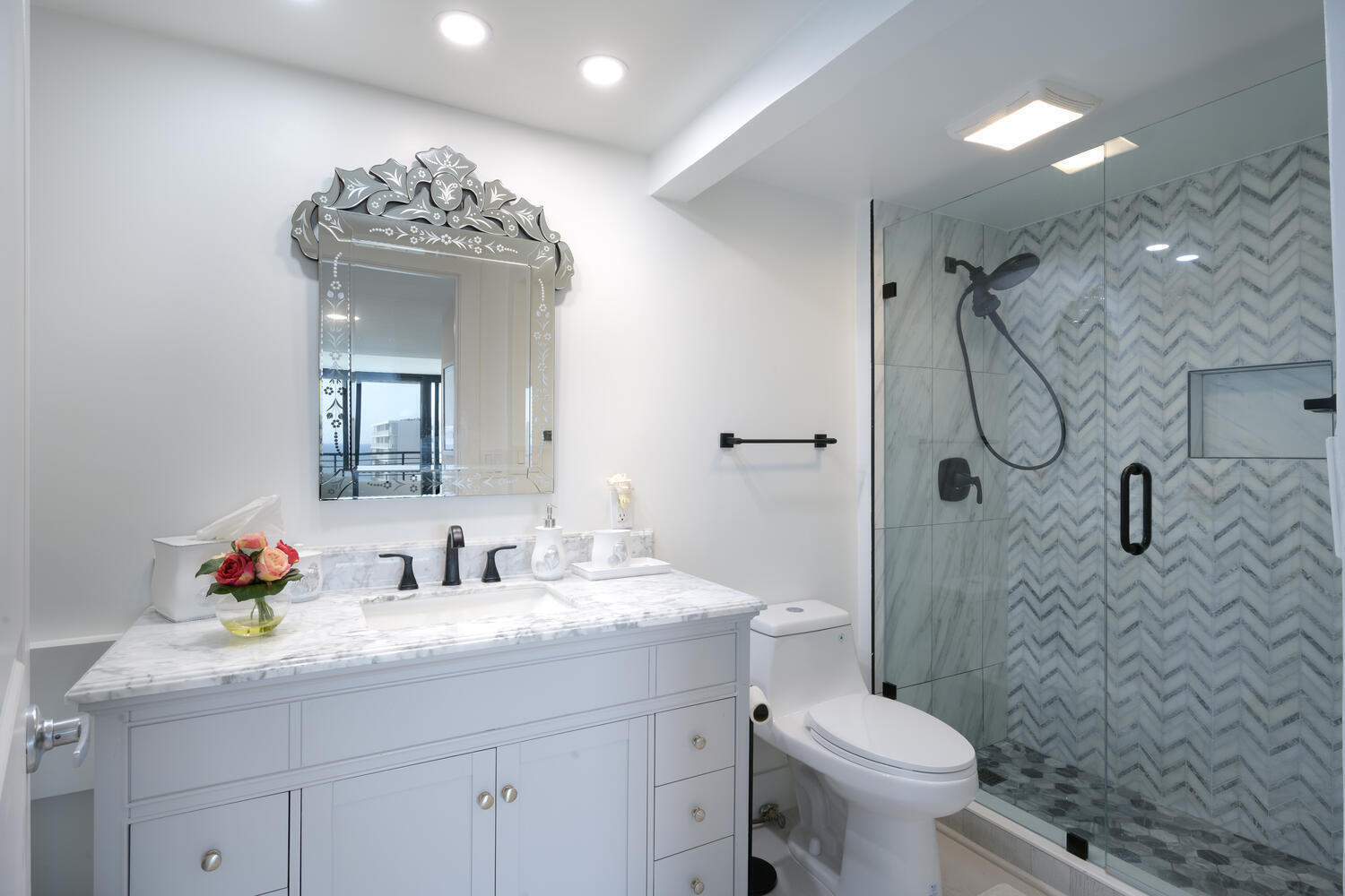 MAYFAIR HOUSE CONDO - Residential Lease