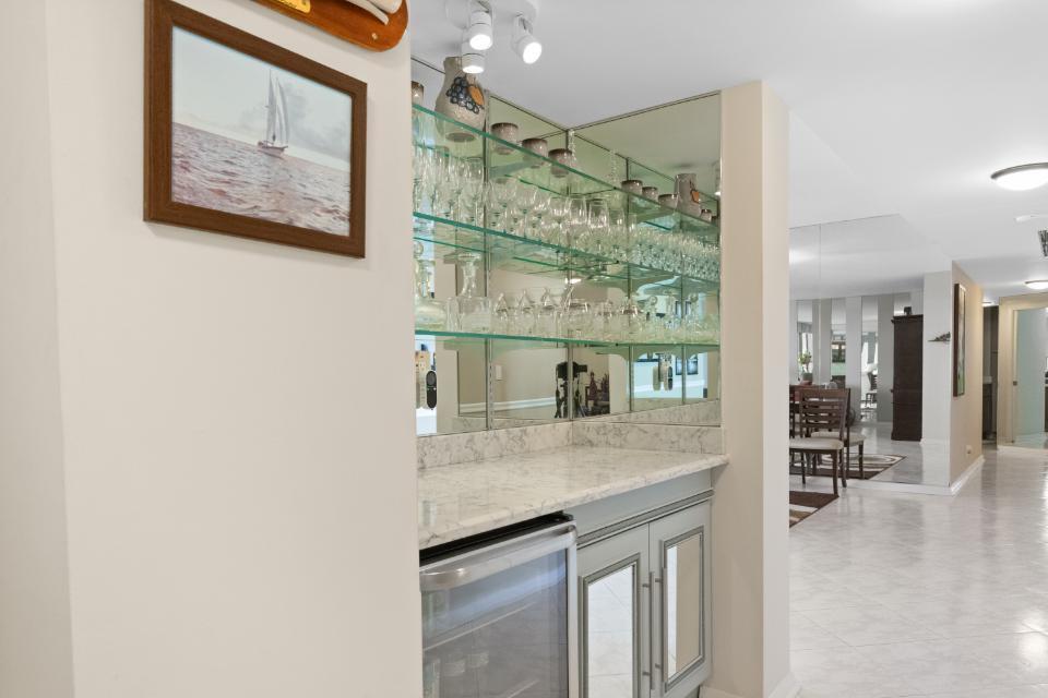 OLD PORT COVE LAKE POINT - Residential