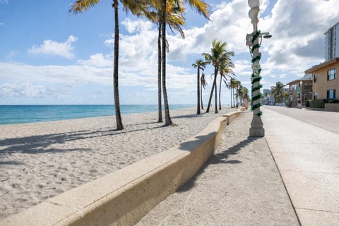 Tiny photo for 3319 N OCEAN Drive #509, Hollywood, FL 33019 (MLS # B26088038)