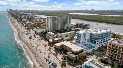 Tiny photo for 3319 N OCEAN Drive #509, Hollywood, FL 33019 (MLS # B26088038)