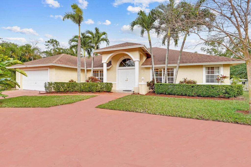 Photo of 15728 81st Terrace N, Palm Beach Gardens, FL 33418 (MLS # R10953444)