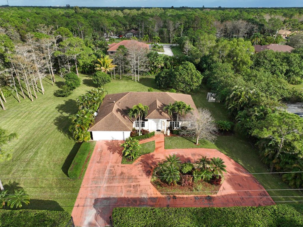 Photo of 15728 81st Terrace N, Palm Beach Gardens, FL 33418 (MLS # R10953444)