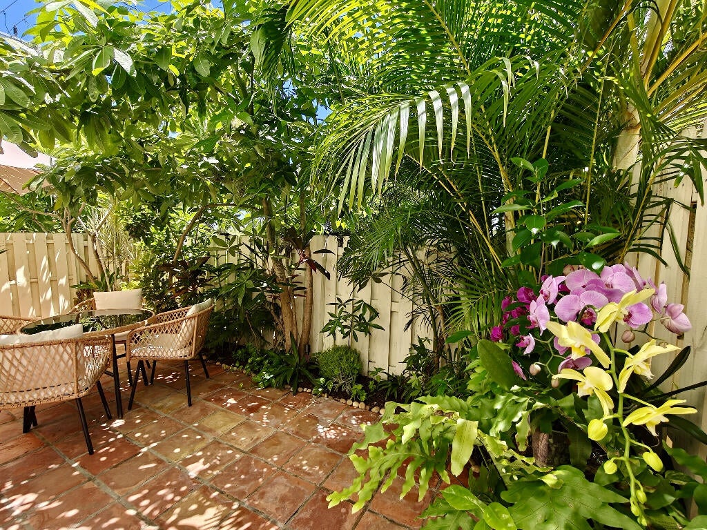 210 BELLA VISTA Court N 10