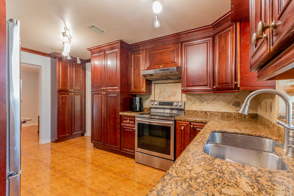 CAM ESTATES - Residential