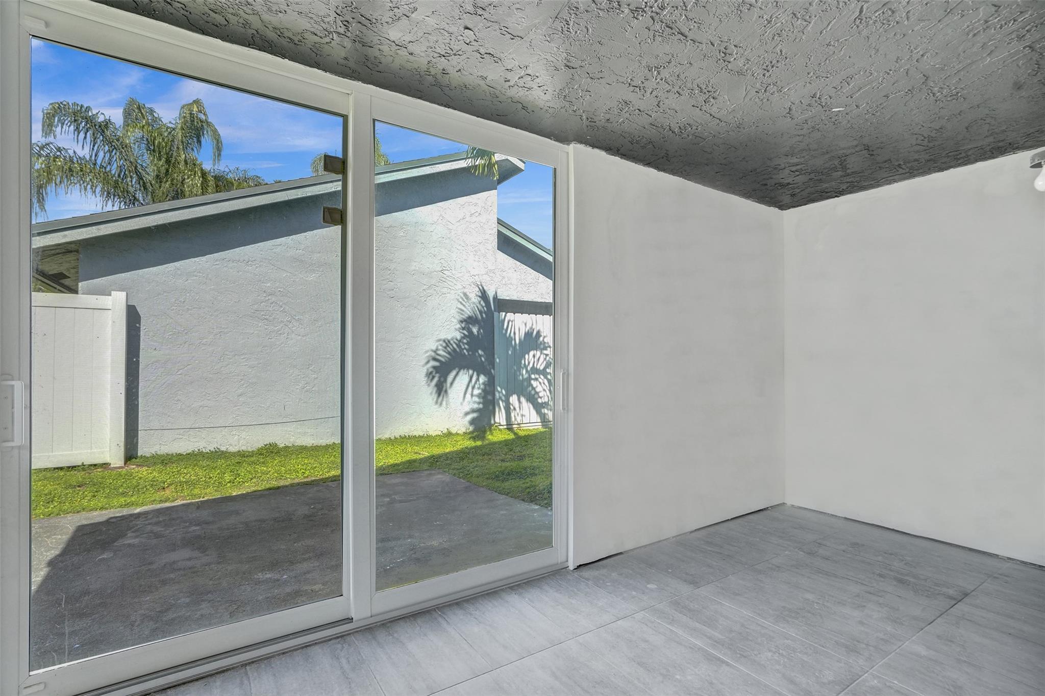 Jacaranda Prcl 338 96-22 - Residential