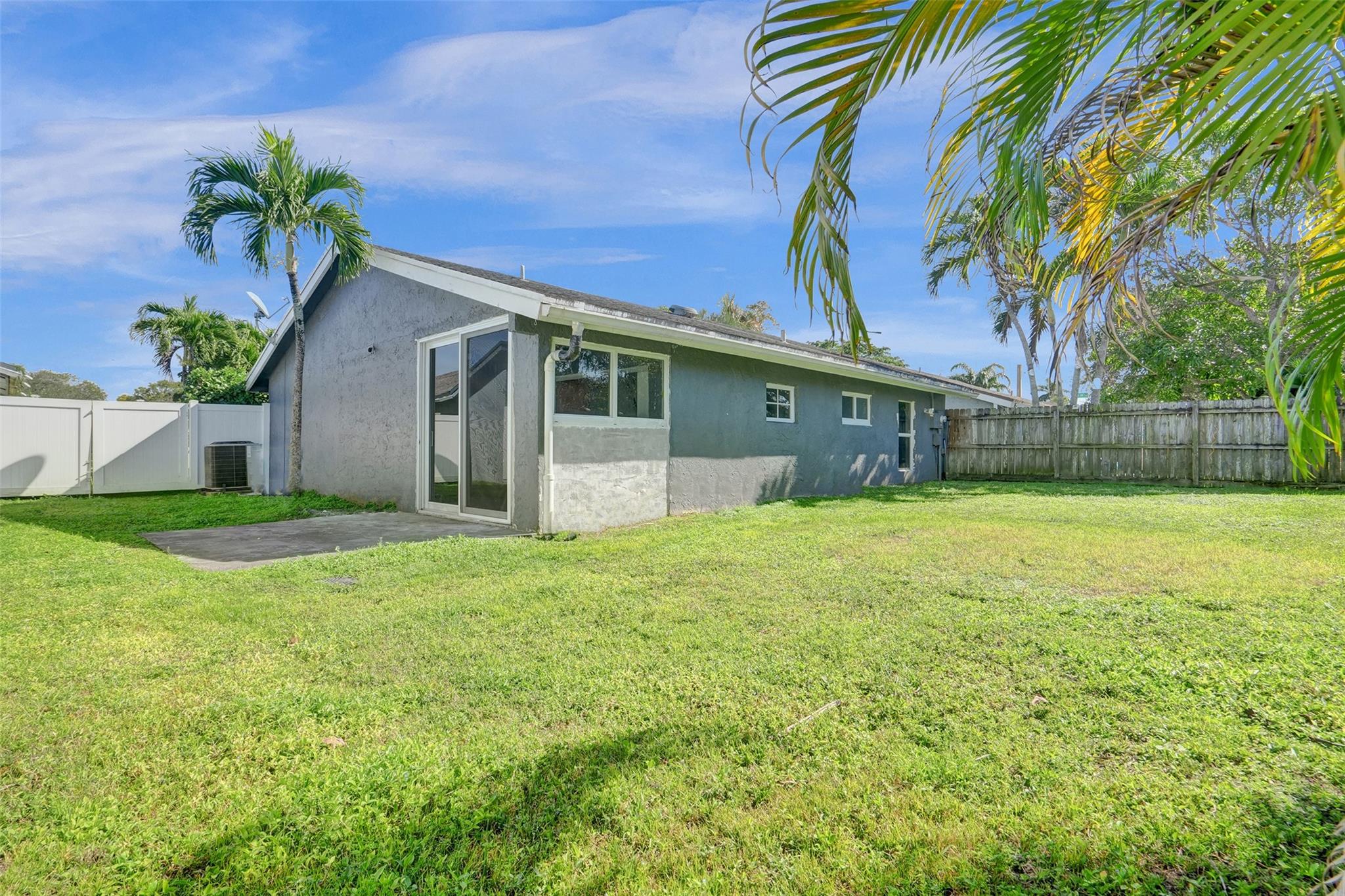 Jacaranda Prcl 338 96-22 - Residential